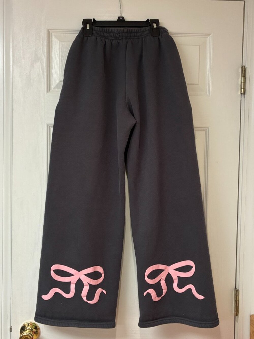 Edikted Sweatpants, BACK/Bottom Legs have Pink Bows - GUC